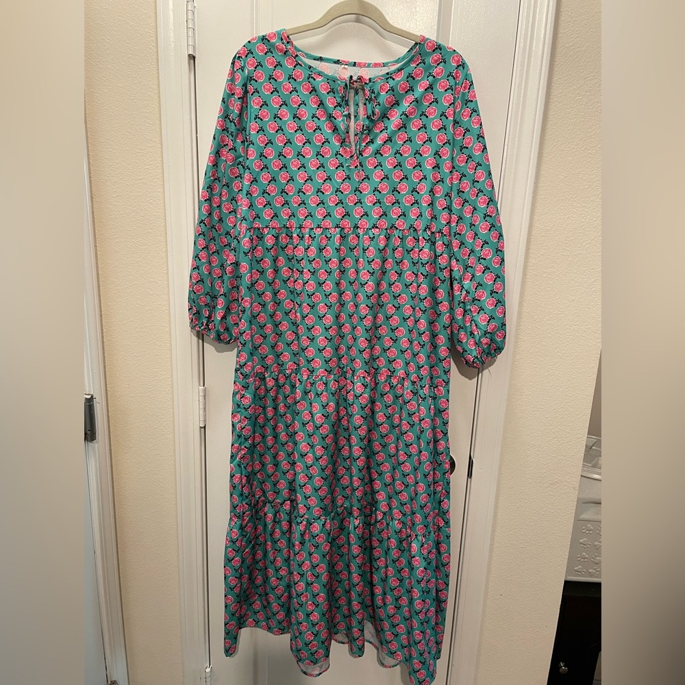 Pink and teal long flower dress 🌸 Size large.
